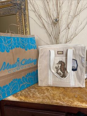 Sun n Sand Beige Canvas Tote with Beaded Seahorse- purchased in Maui